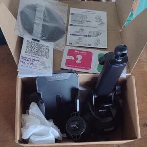 Car Phone Holder NWT
